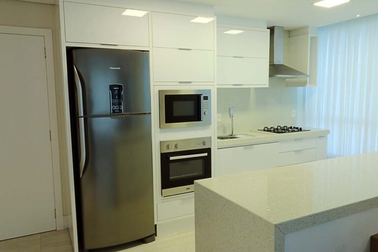 10-marina-residence-vista-cozinha- vista-do-living